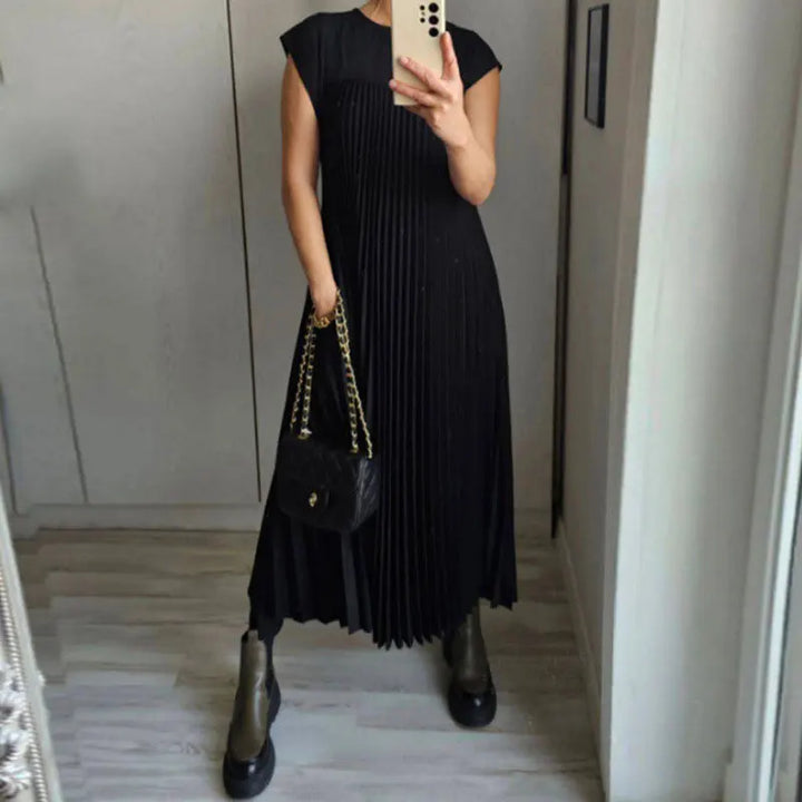 Leviana™ | Pleated Maxi Dress